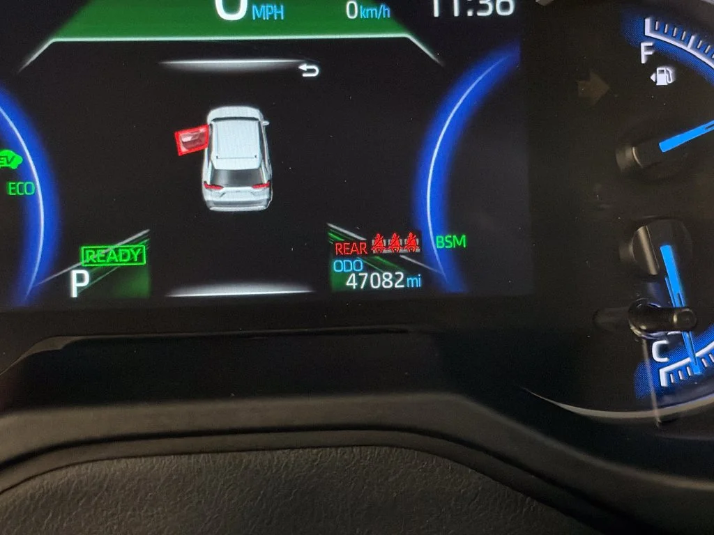 Certified Used 2023  Toyota XLE image 21
