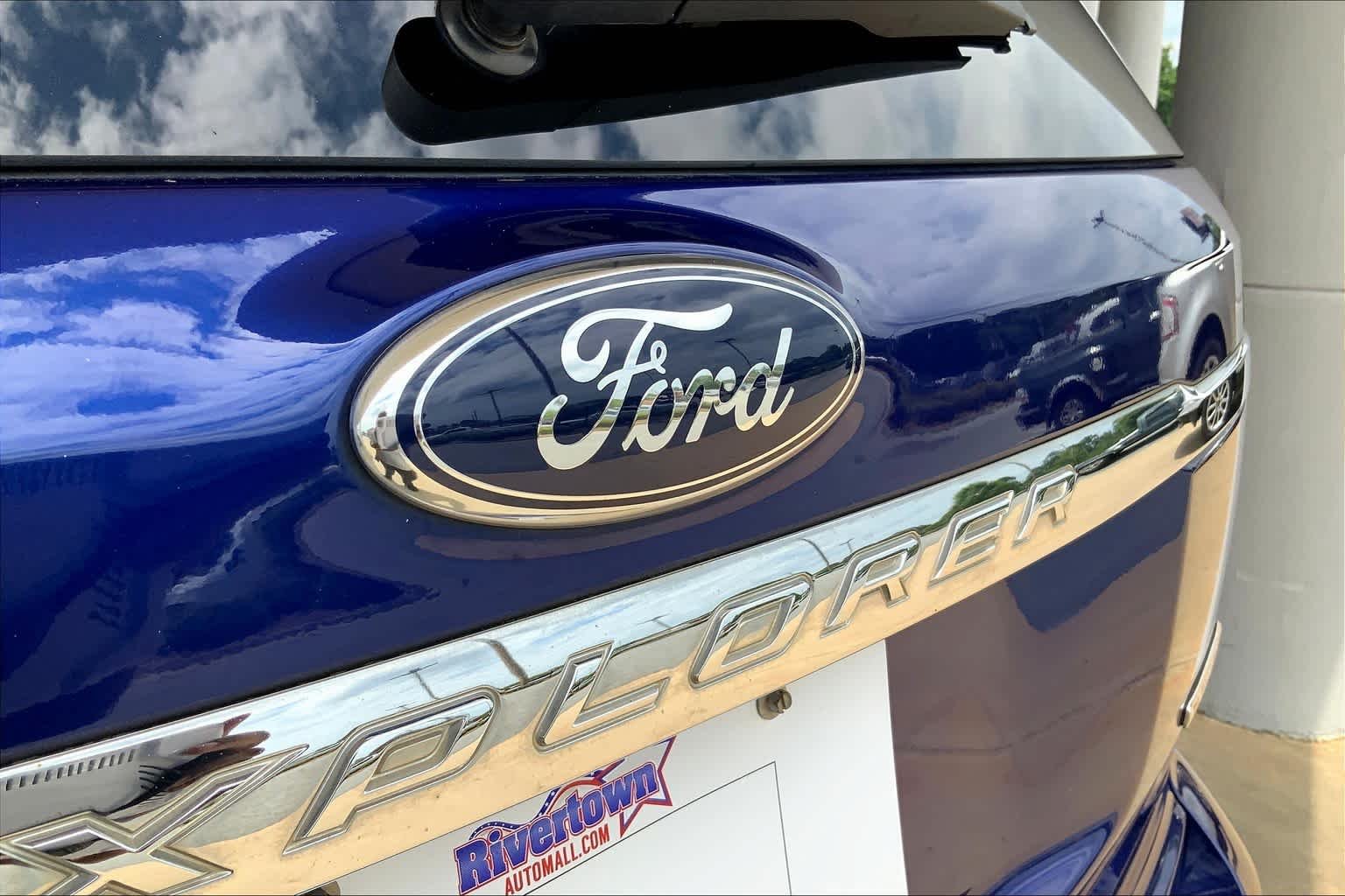 Used 2015 Deep Impact Blue Metallic Ford Base image 35