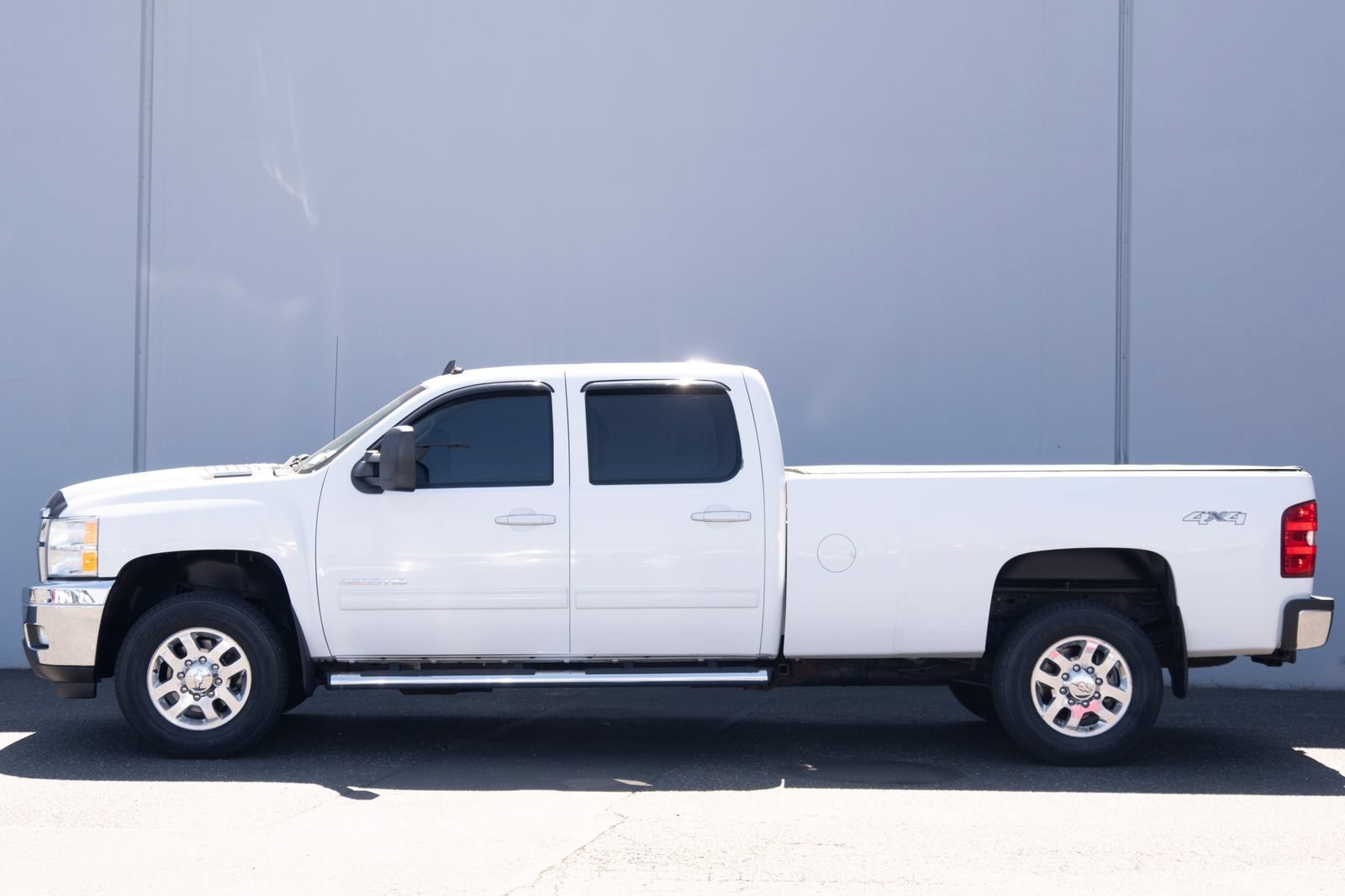 Used 2013 SUMMIT WHITE Chevrolet LTZ image 23
