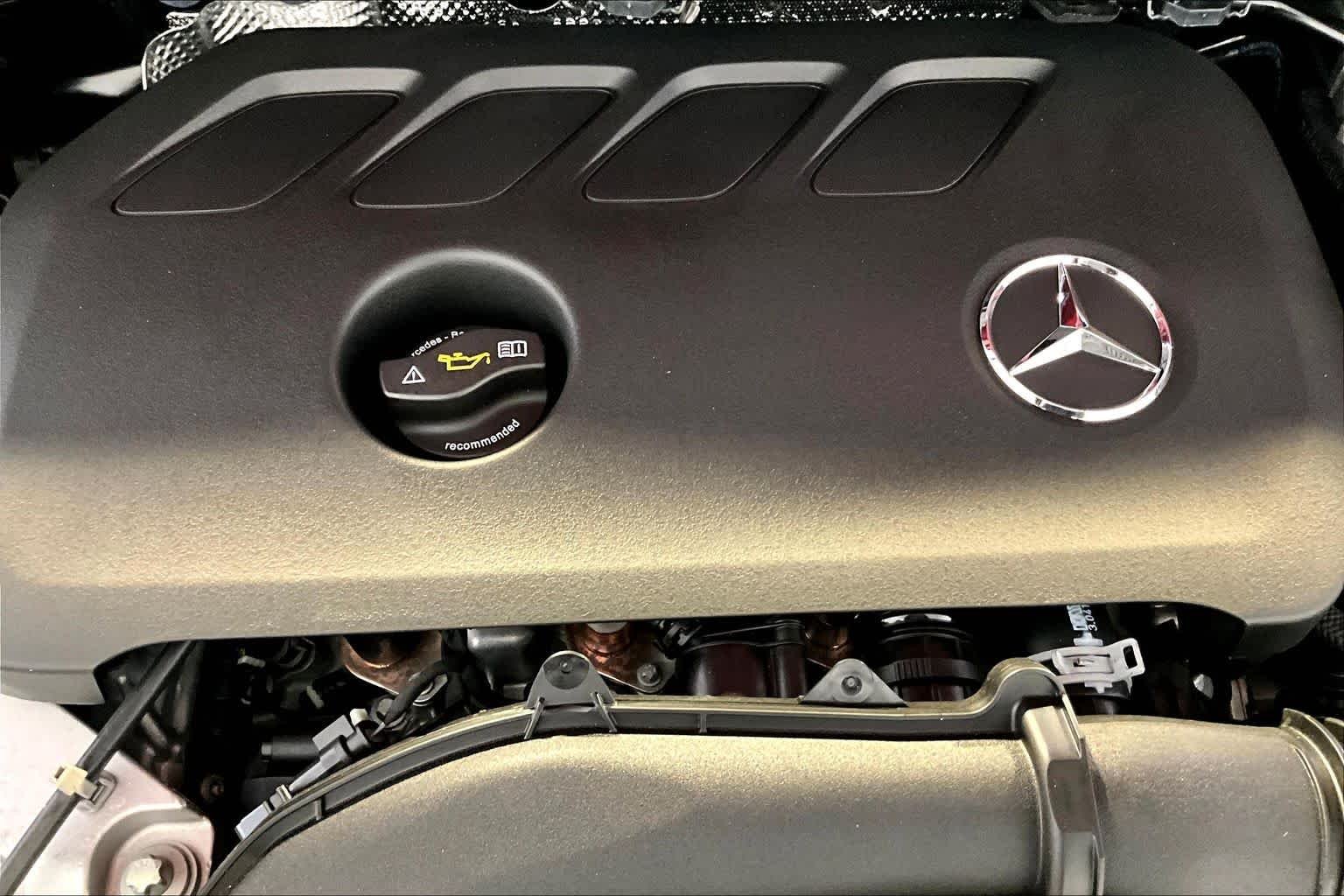 New 2026 MANUFAKTUR Patagonia Red Metallic Mercedes-Benz GLA 250 image 15