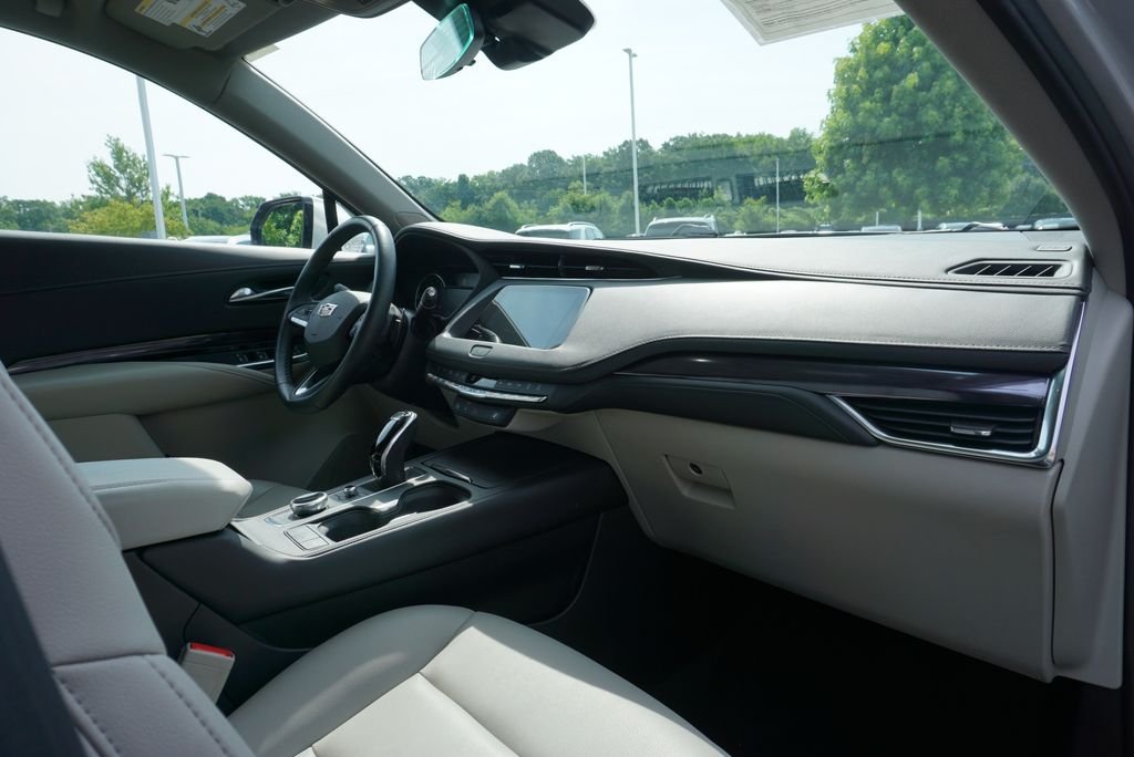 Used 2022 Radiant Silver Metallic Cadillac Luxury image 54