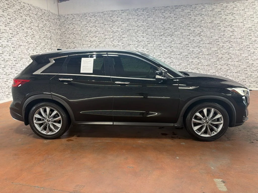 Used 2019 Black Obsidian INFINITI LUXE image 8