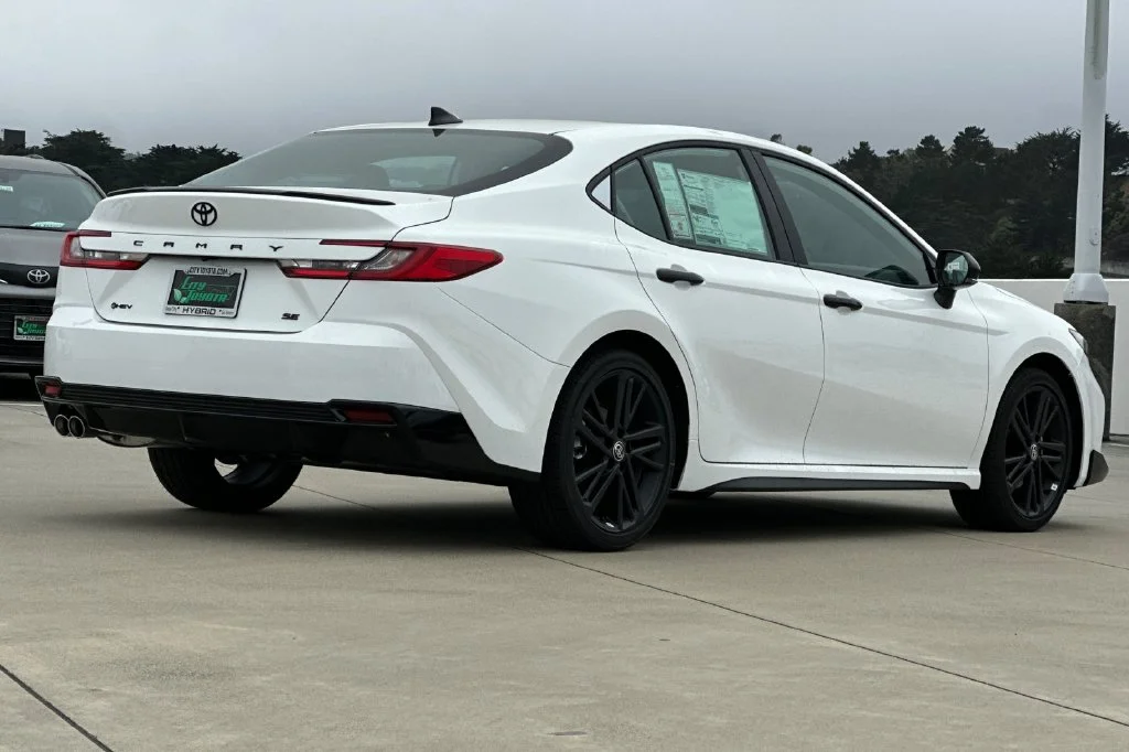 New 2026 Ice Cap Toyota  Nightshade image 4