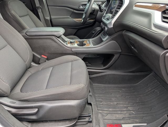 Used 2023 White GMC SLE image 28