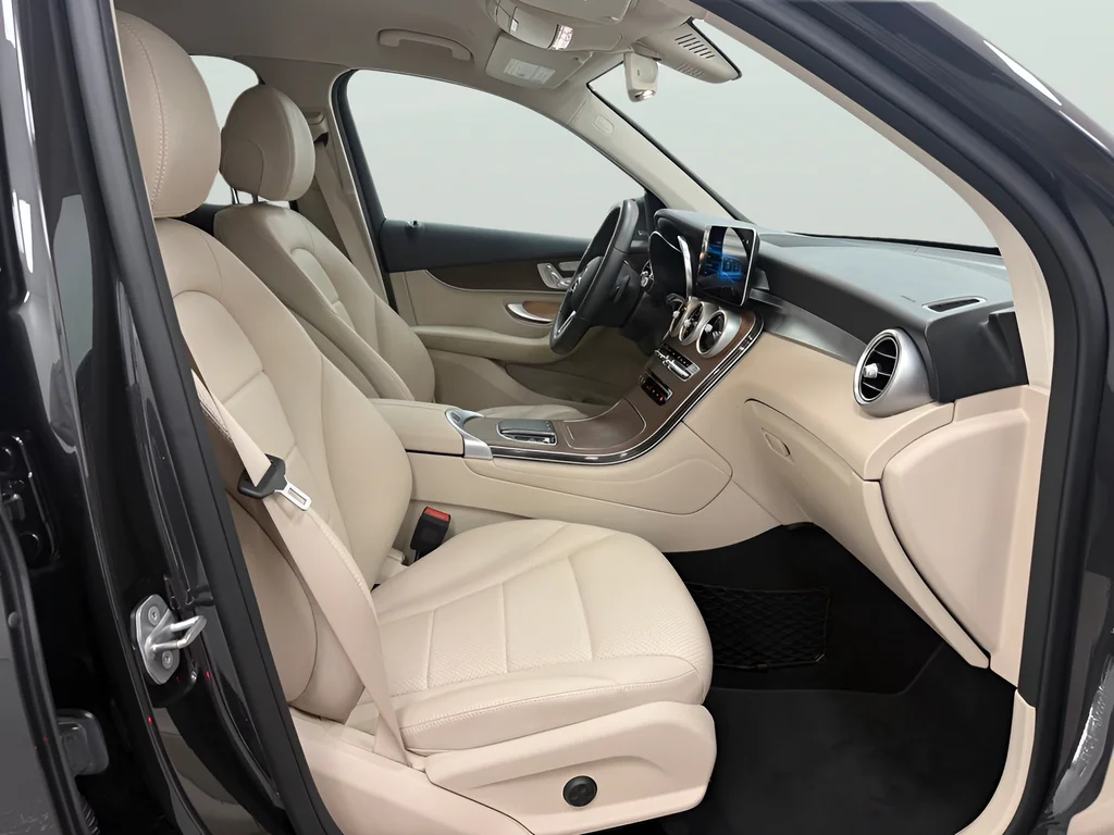 Used 2020 Gray Mercedes-Benz GLC 300 image 13