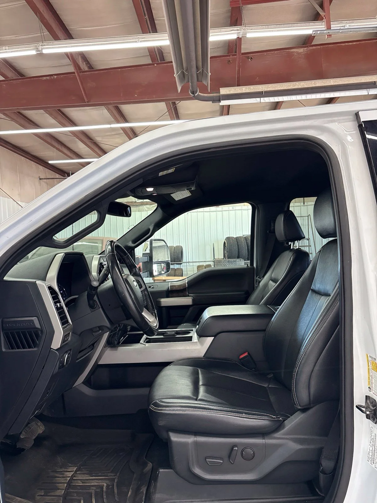 Used 2022 White Ford Lariat image 9