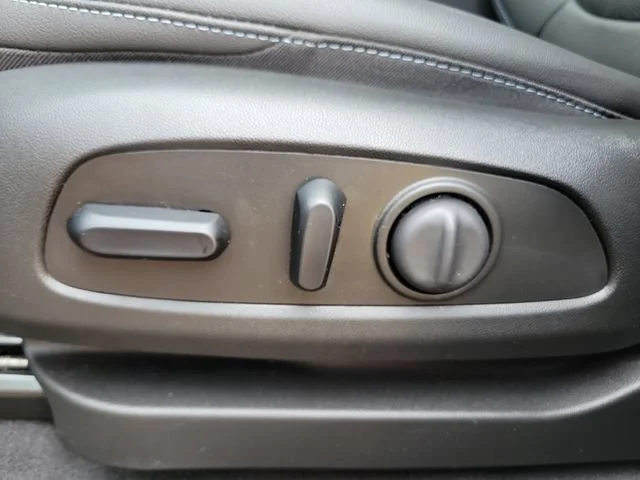 2023 Chevrolet Bolt EV 2LT - Photo 25