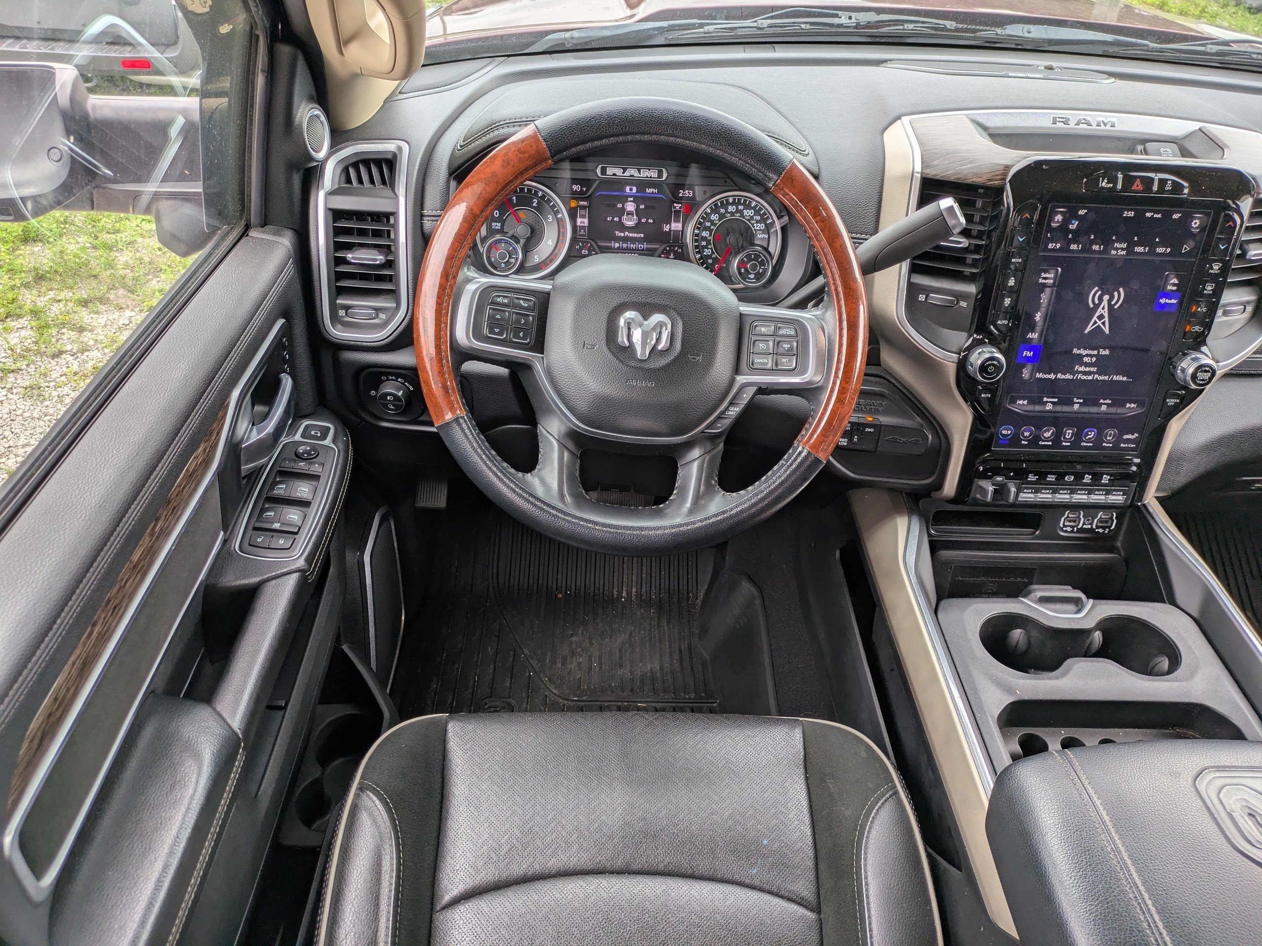 Used 2020 Delmonico Red Pearlcoat Ram Laramie image 14