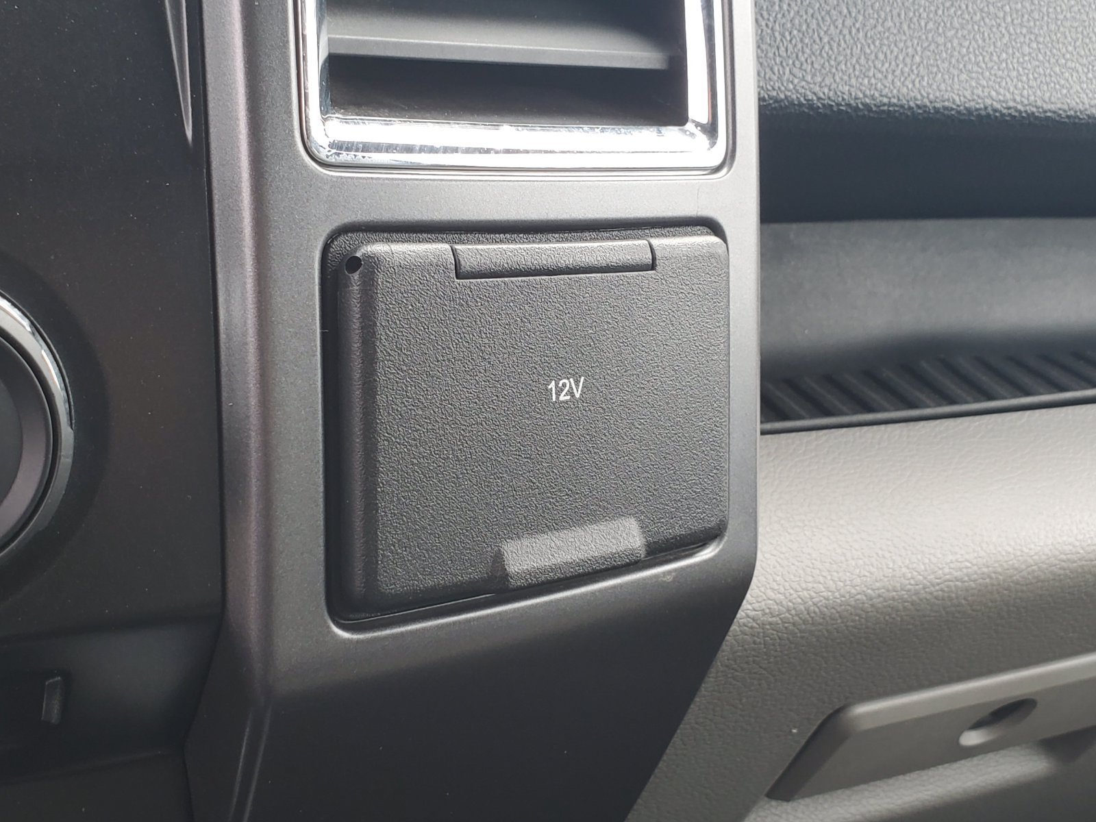 Used 2015 Red Ford XLT image 27