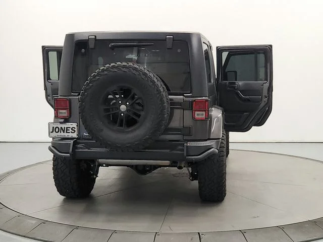 Used 2017 Gray Jeep Unlimited Sahara image 15