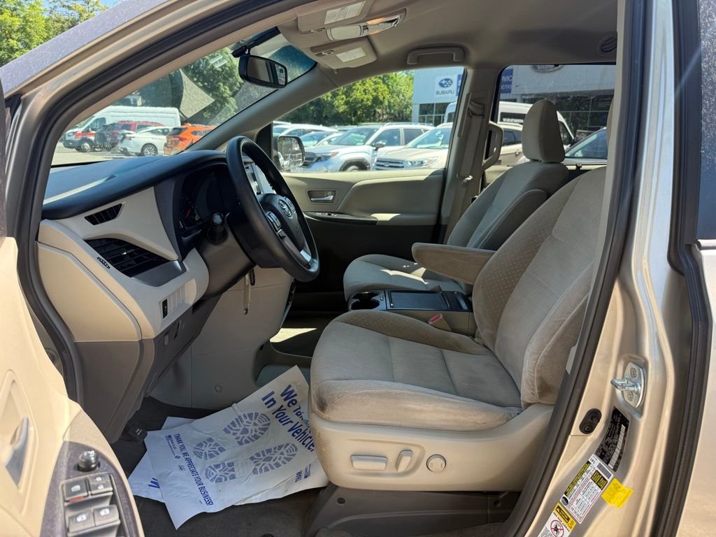 Used 2017 Gray Toyota LE image 19