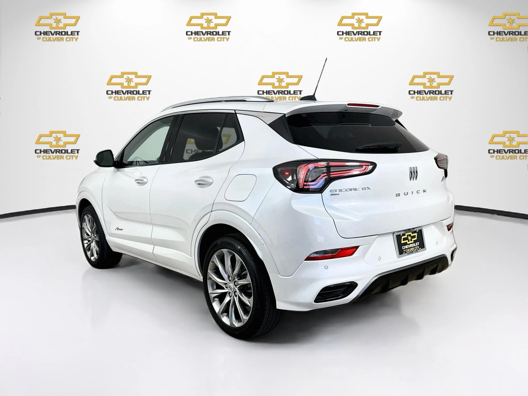 Used 2024 White Frost Tricoat Buick Avenir image 6