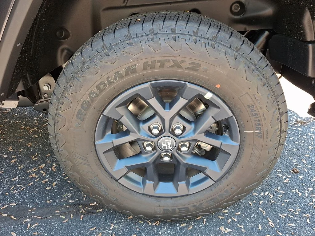 New 2026 Granite Crystal Metallic Clear-Coat Exterior Paint Jeep  image 5