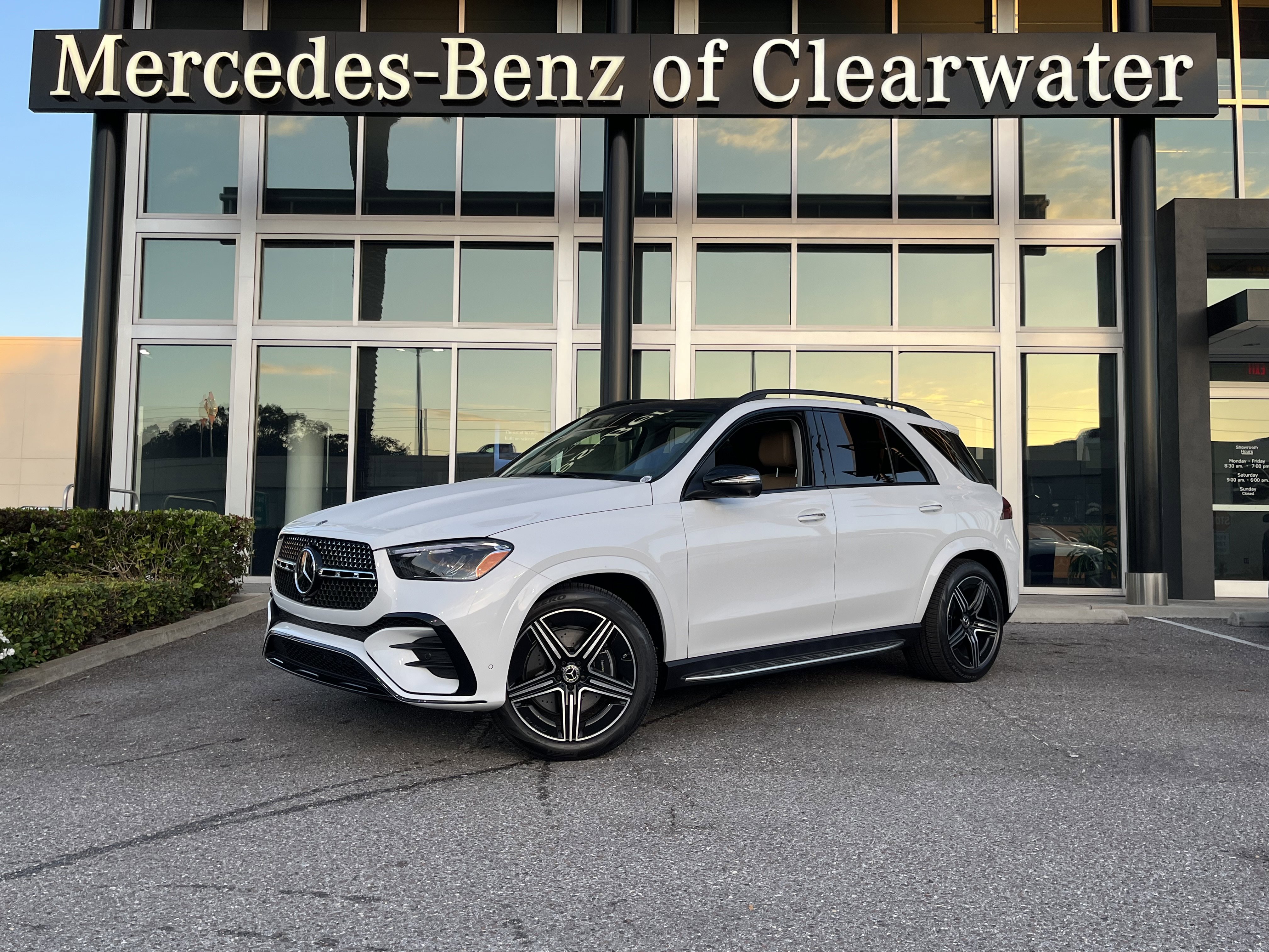 New 2026 MOONLIGHT WHITE Mercedes-Benz GLE 450 image 1