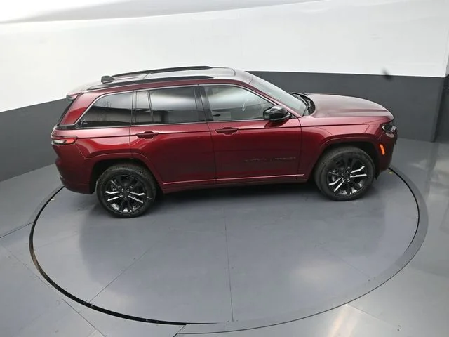 New 2026 Velvet Red Pearl-Coat Exterior Paint Jeep Limited Reserve image 18
