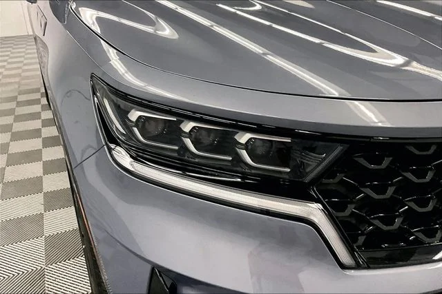 Used 2022 Everlasting Silver Kia SX-Prestige image 34