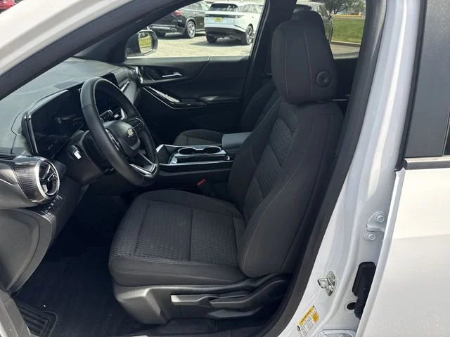 2025 Chevrolet Equinox LT - Photo 11
