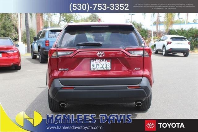 2022 Toyota RAV4 XLE - Photo 8