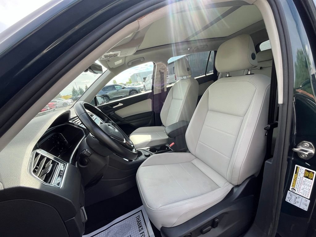 Used 2019 Green Volkswagen 2.0T SEL image 10