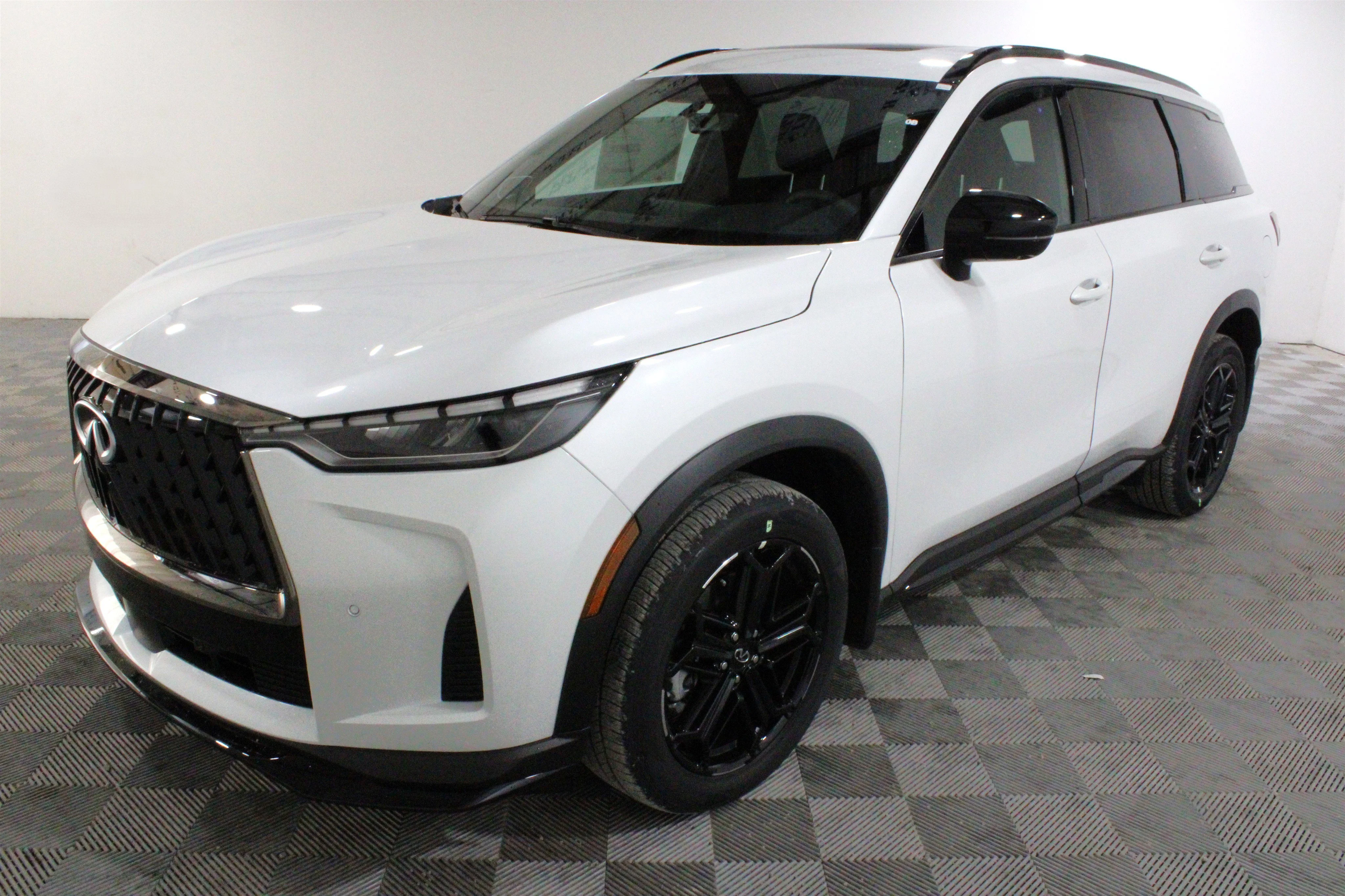 New 2026 RADIANT WHITE INFINITI Sport AWD image 34