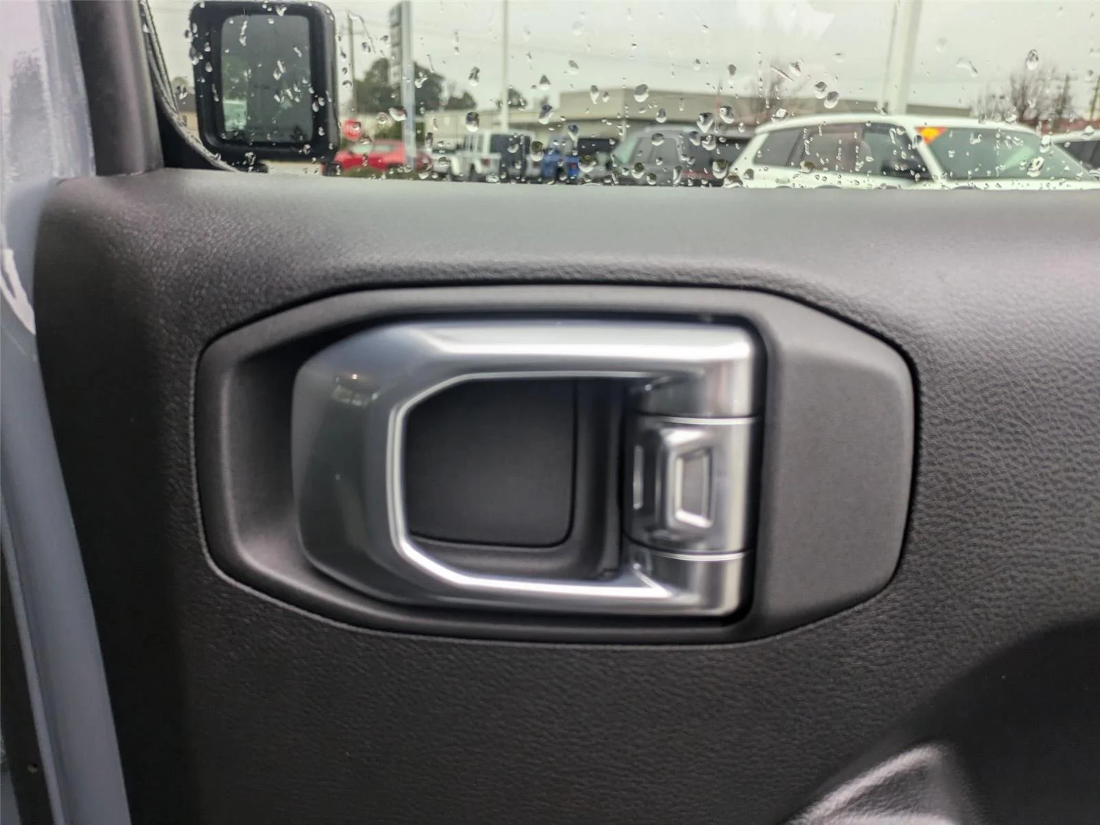 New 2025 Anvil Clear-Coat Exterior Paint Jeep Sport S image 32