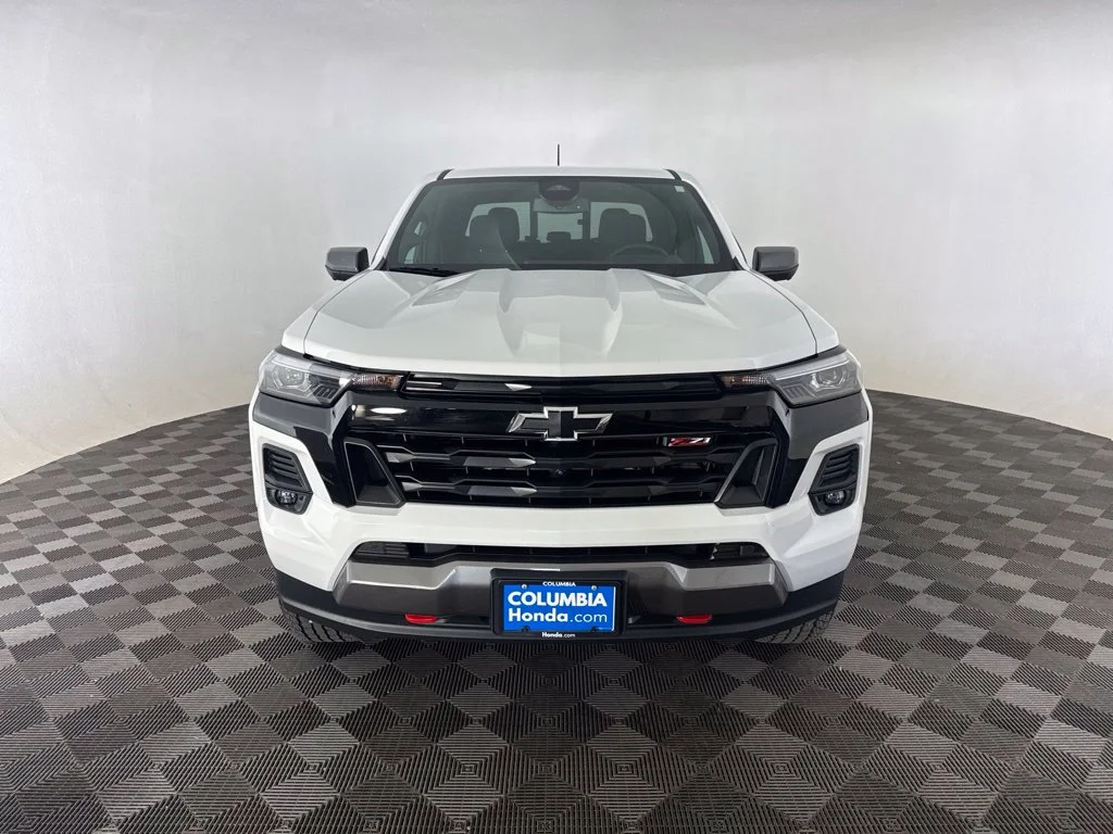 Used 2025 White Chevrolet Z71 image 2