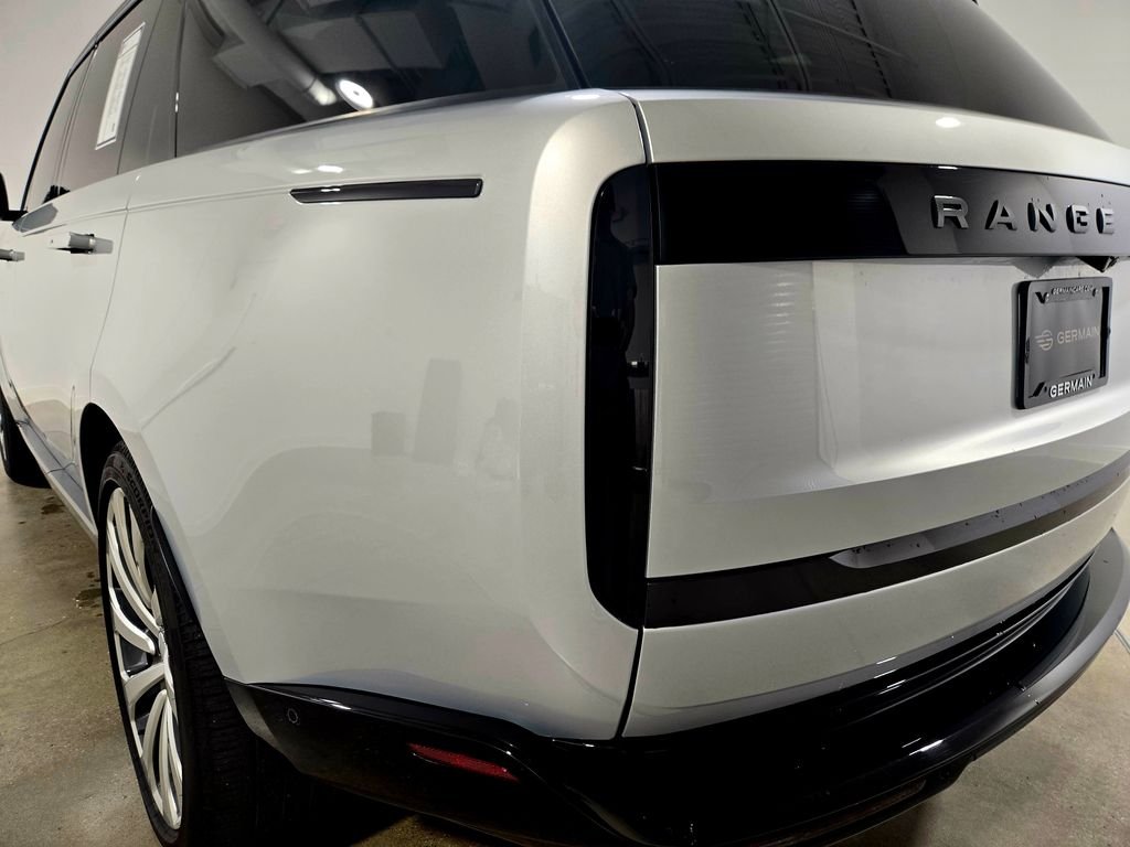 Certified Used 2025  Land Rover Autobiography image 11