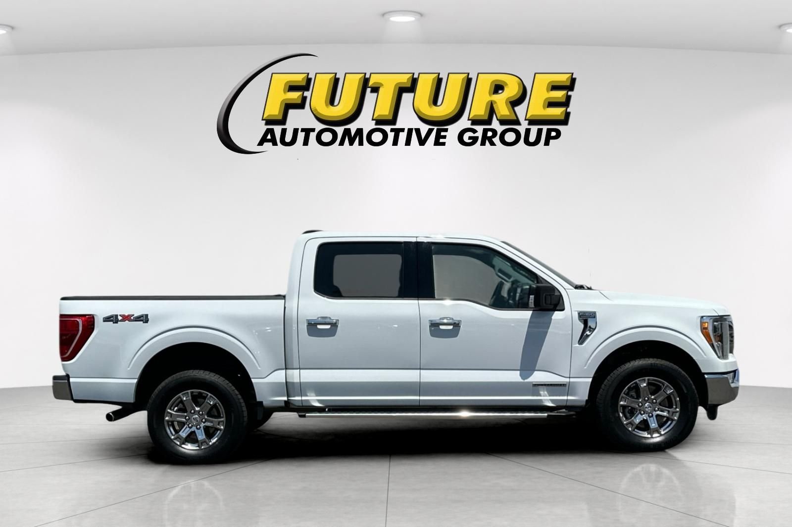 Used 2023 White Ford XLT image 3