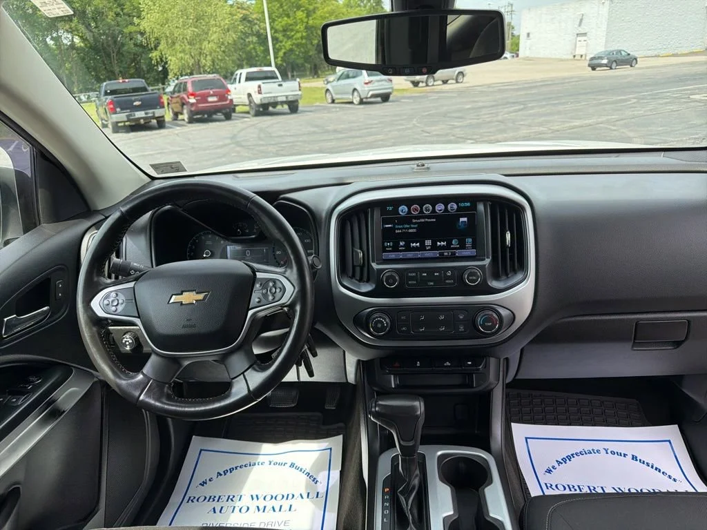 Used 2018 SUMMIT WHITE Chevrolet 4WD LT image 15