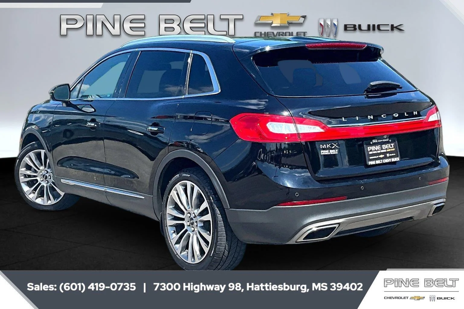 Used 2018 Black Velvet Lincoln Reserve image 2