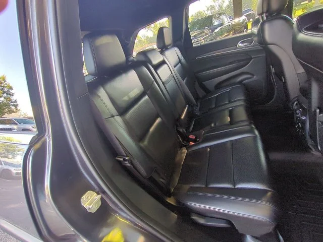 Used 2019 Gray Jeep Limited image 36