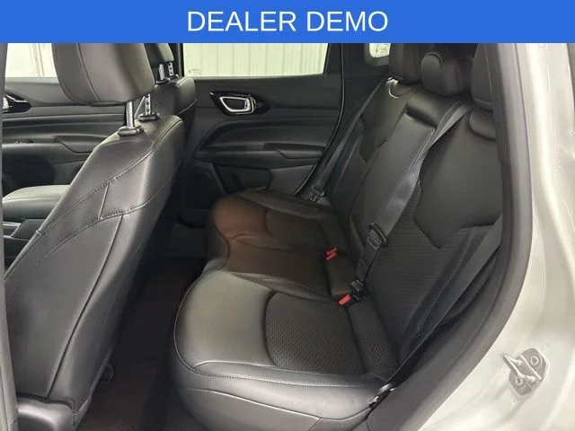 New 2026 White Jeep Latitude image 25