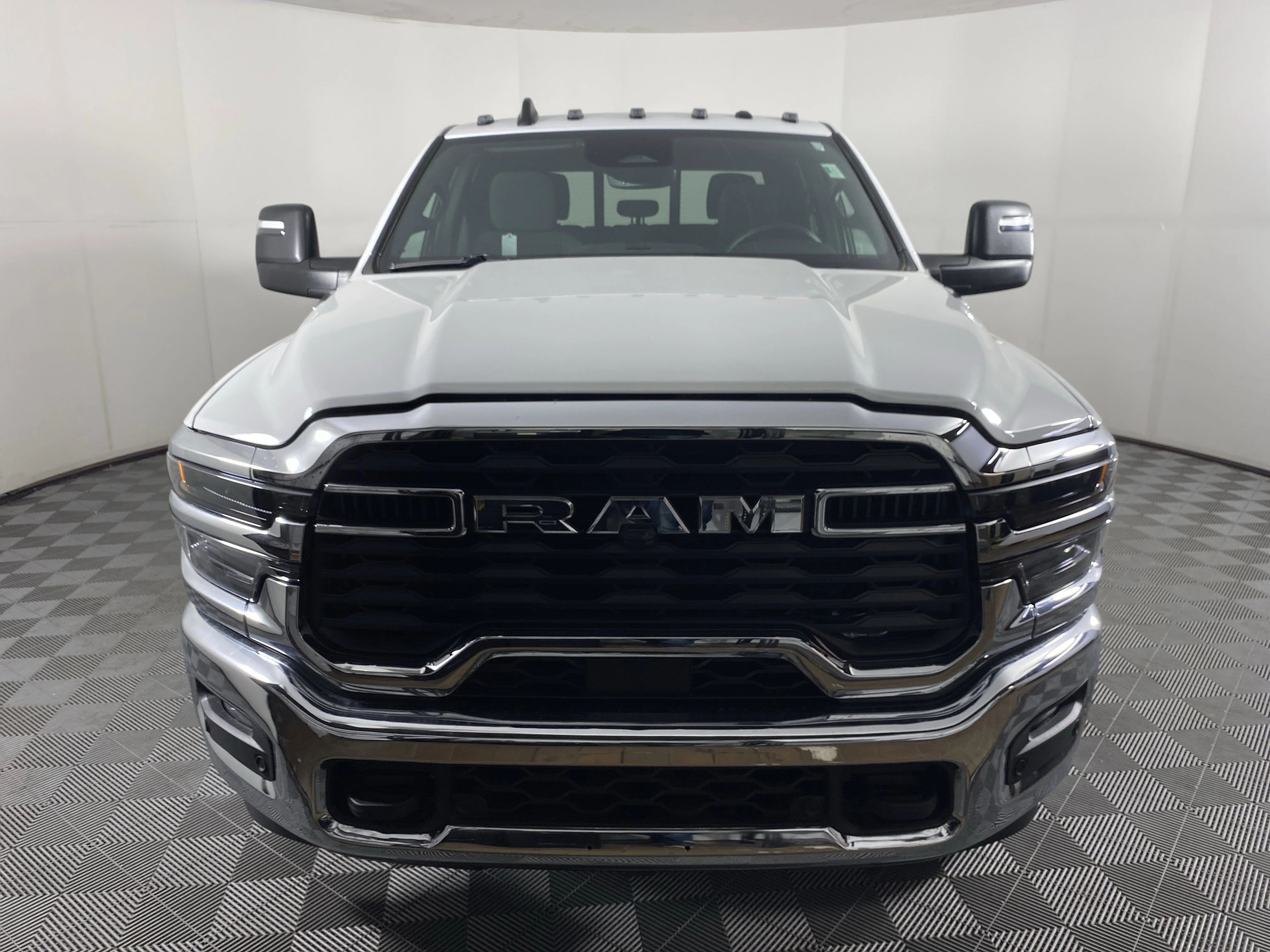 New 2026 Bright White Clear-Coat Exterior Paint RAM Tradesman image 11