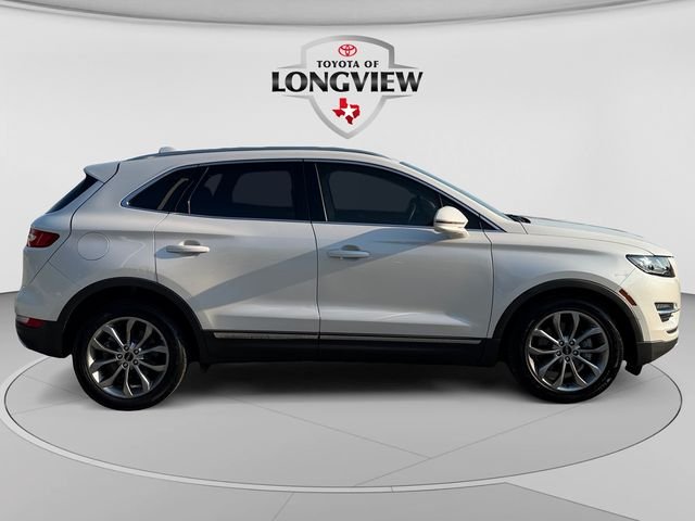 Used 2019 White Platinum Clearcoat Metallic Lincoln Select image 6