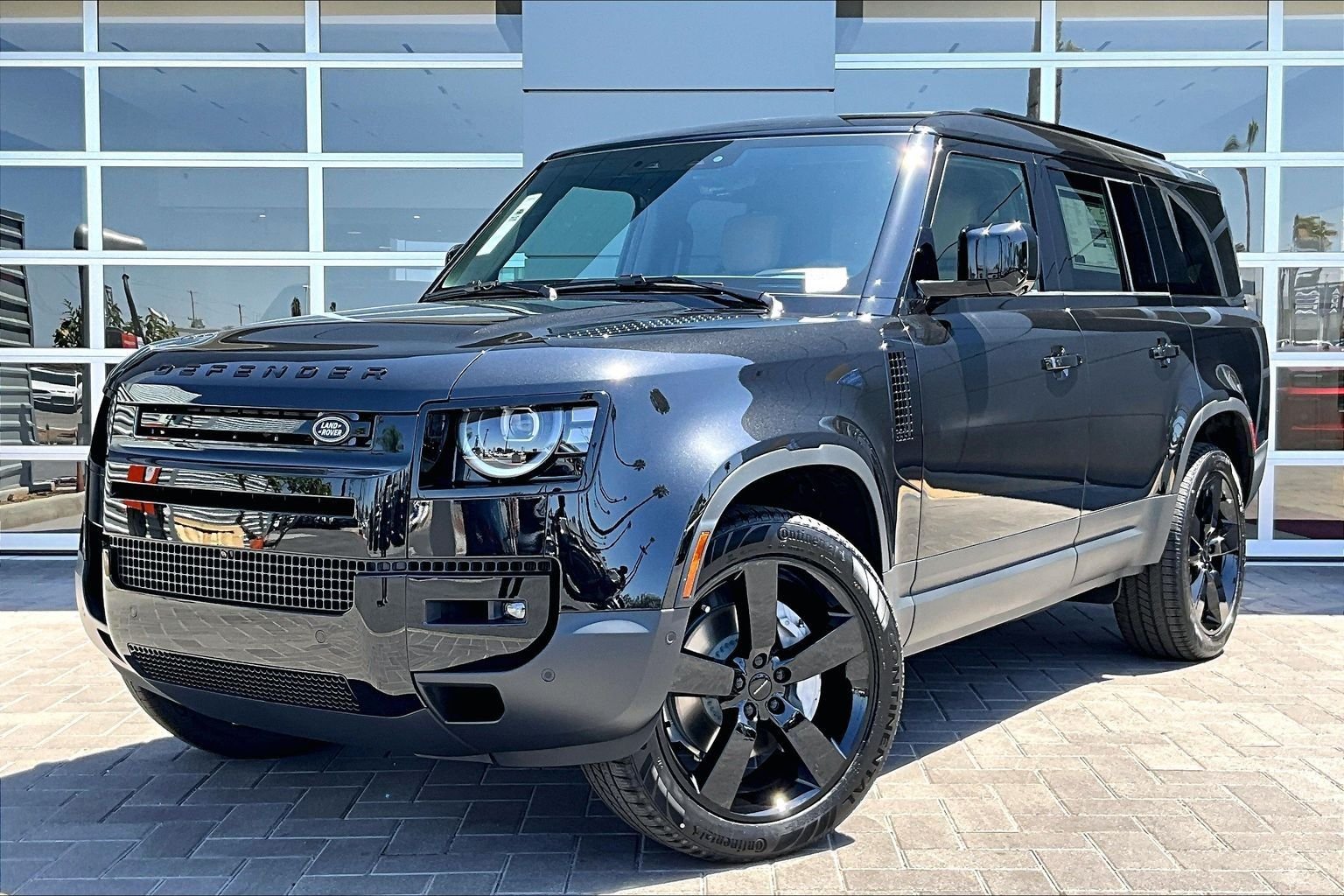 New 2026 Santorini Black Land Rover S image 1