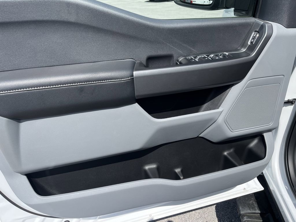 New 2026 Oxford White Ford F-250® XL image 18
