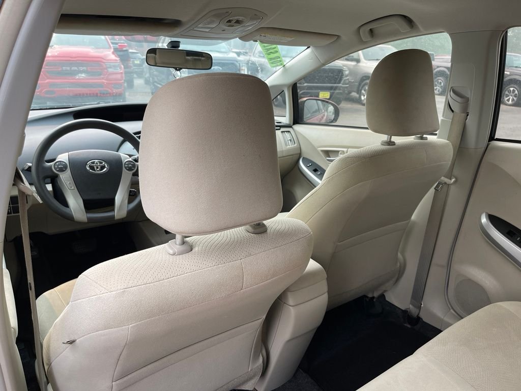 Used 2015 Barcelona Red Metallic Toyota One image 14