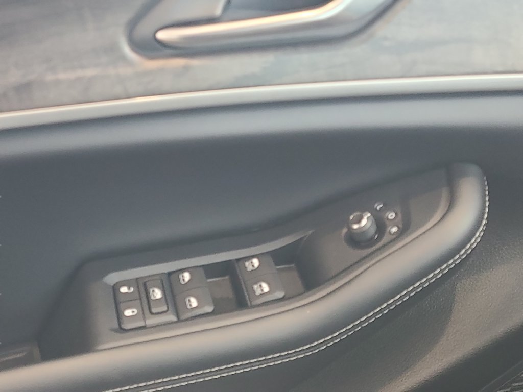 Used 2026 Silver Jeep Altitude image 18