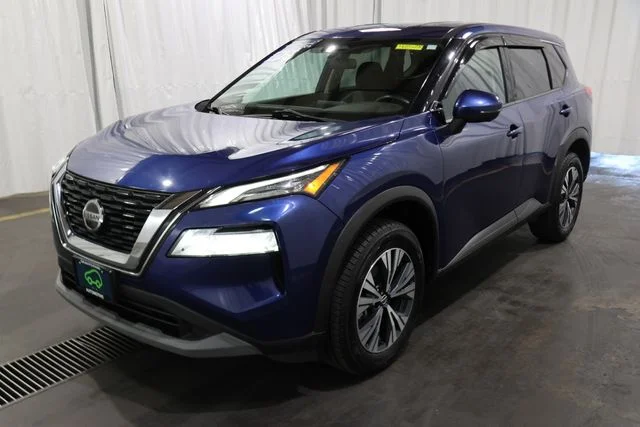 Used 2021 Caspian Blue Metallic Nissan SV image 23