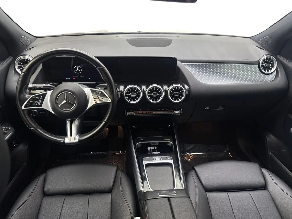 Used 2025 White Mercedes-Benz GLA 250 image 48