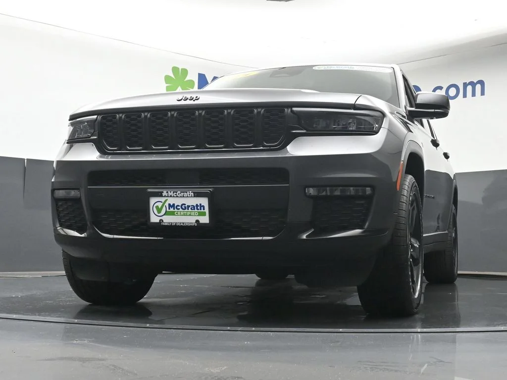 Used 2024 Gray Jeep Limited image 7