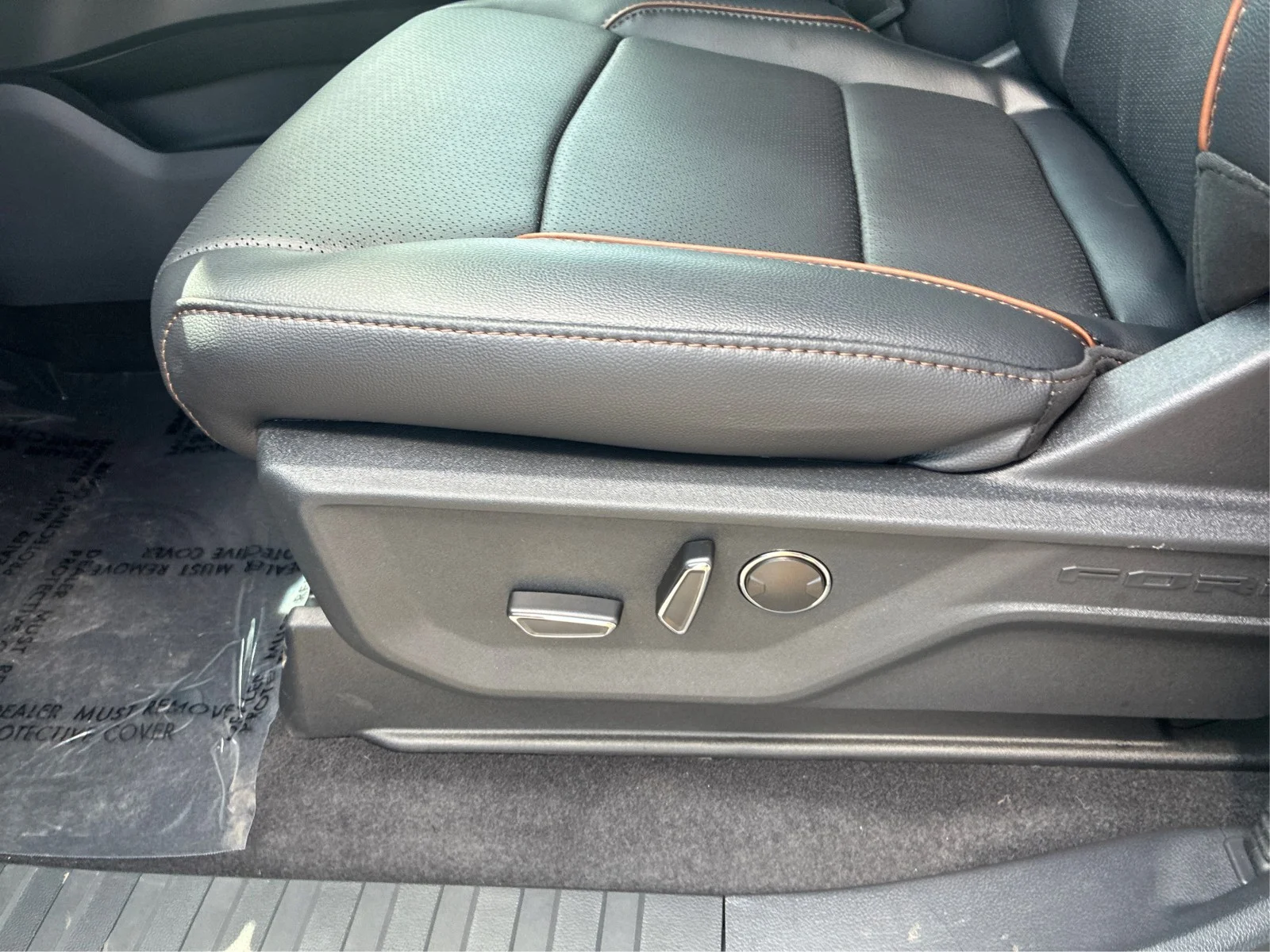New 2026 Agate Black Metallic Ford Lariat® image 17