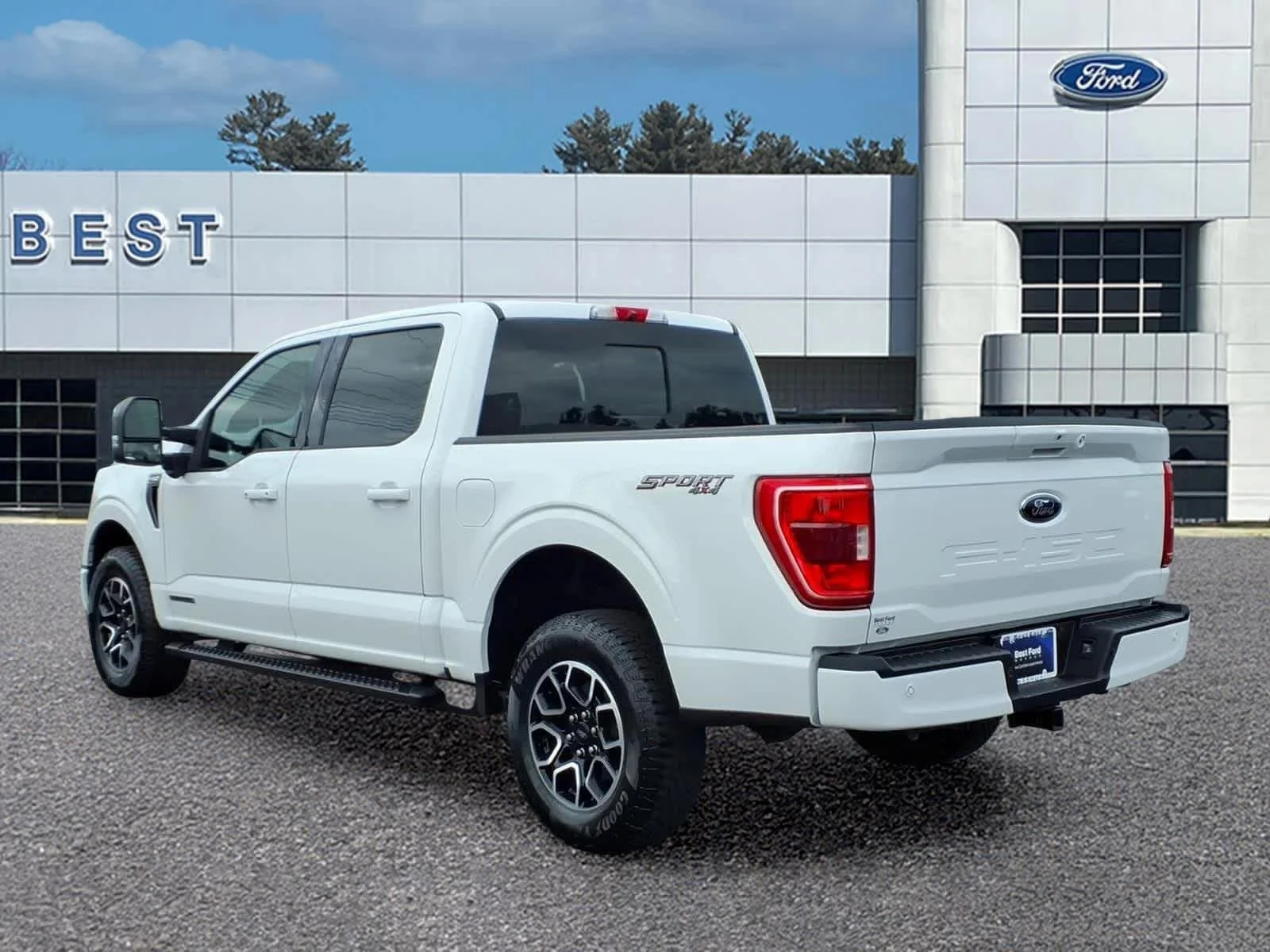 Used 2022 Oxford White Ford XLT image 4