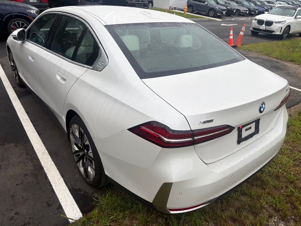 Used 2026 Mineral White Metallic BMW 530i xDrive image 4