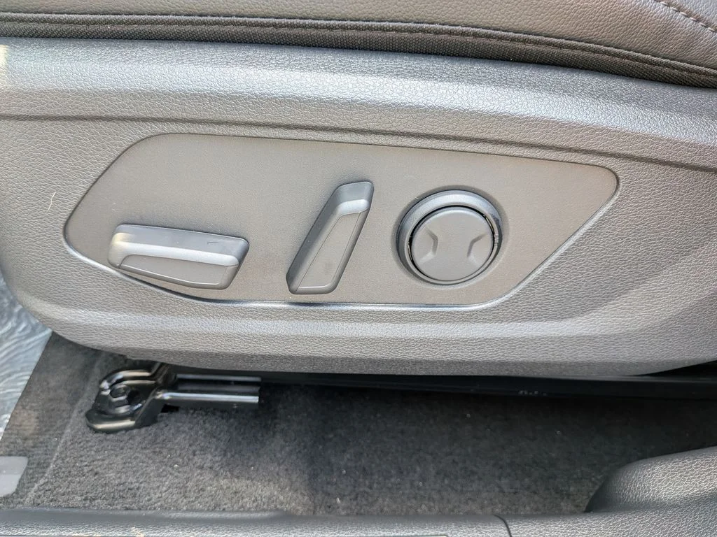 New 2026 White Pearl Kia EX image 41