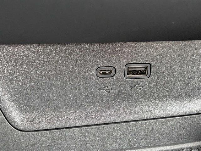 New 2027 Summit White Chevrolet LT image 20