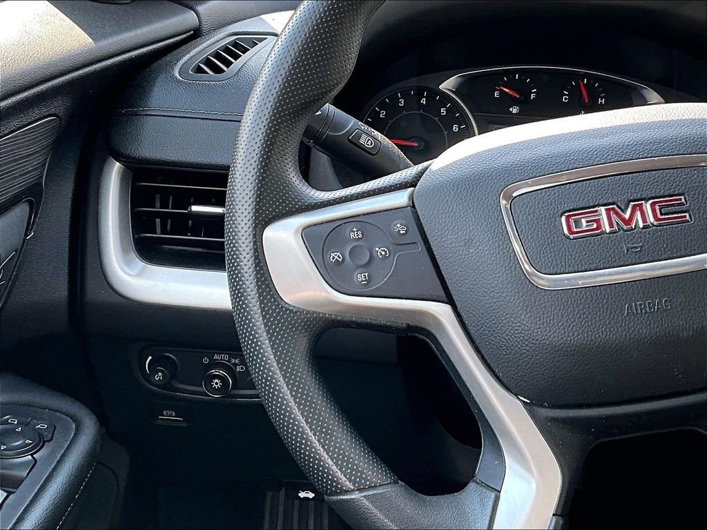 Used 2024 Summit White GMC SLE image 22