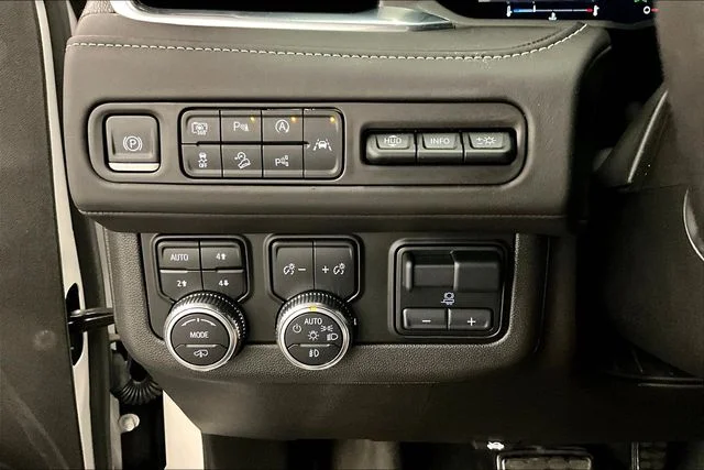 Used 2023 White Frost Tricoat GMC Denali Ultimate image 39