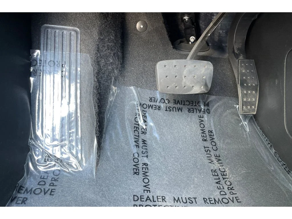 Used 2023 Summit White GMC SLT image 44