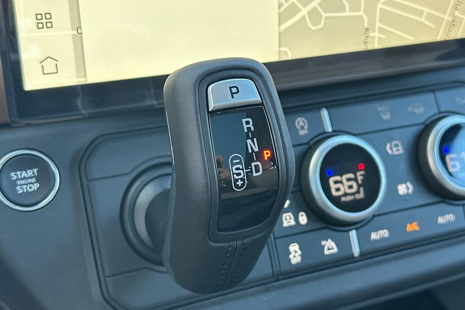 New 2026 Carpathian Grey Land Rover X-Dynamic SE image 22